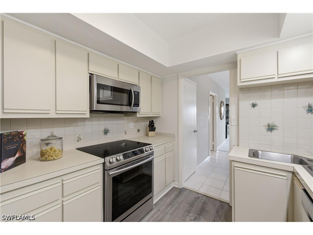 1977 Gulf Shore Boulevard N #306 Naples FL 34102 226019648 image9