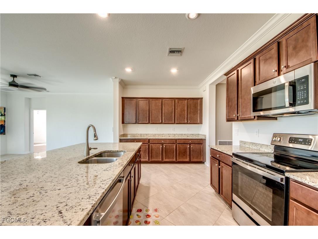 19777 The Place Boulevard Estero FL 33928 2025000774 image10