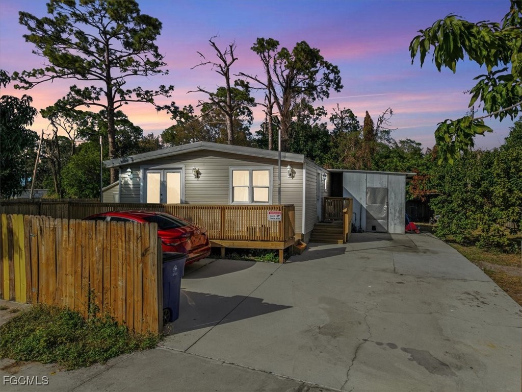 1978 Laurel Lane North Fort Myers FL 33917 2025026044 image1