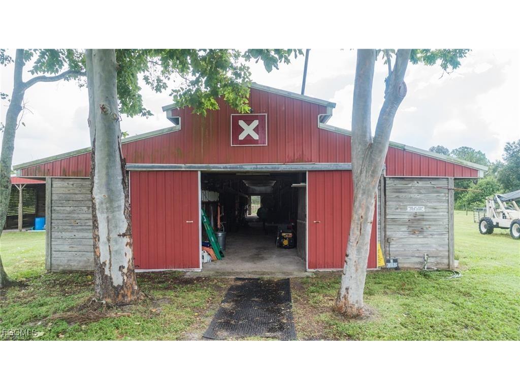 19780 Skipper Road North Fort Myers FL 33917 2025013512 image1