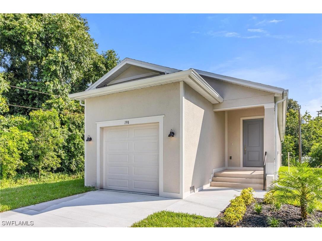 198 2nd Street Naples FL 34113 223062825 image1