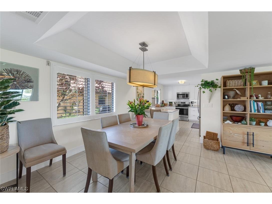 198 Albi Road #3 Naples FL 34112 223086402 image1