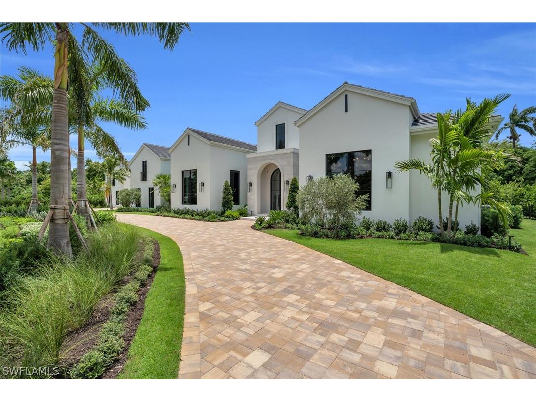 198 Caribbean Road Naples FL 34108 224051122 image1