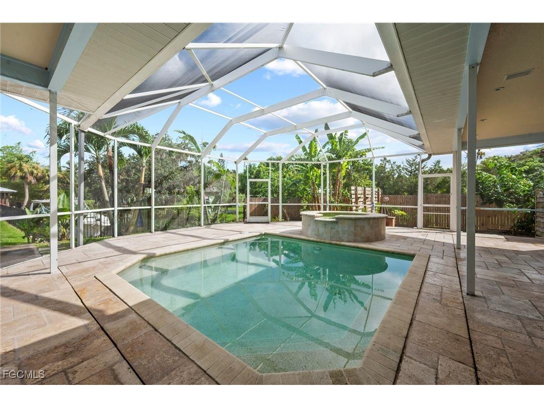 1981 Carbonata Drive Alva FL 33920 2025013967 image1