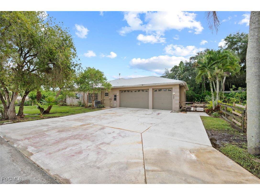 1981 Carbonata Drive Alva FL 33920 2025013967 image29