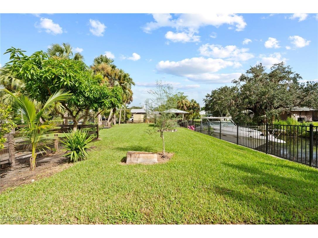 1981 Carbonata Drive Alva FL 33920 2025013967 image30