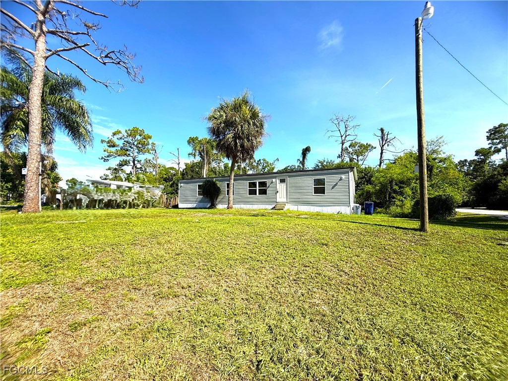 1982 Laurel Lane North Fort Myers FL 33917 2025005614 image1
