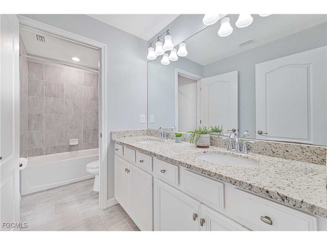 19828 Beechcrest Place Estero FL 33928 2025024105 image40