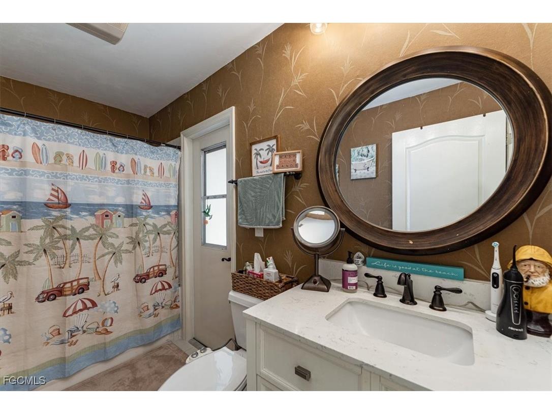 1985 Coral Point Drive Cape Coral FL 33990 2026002521 image13