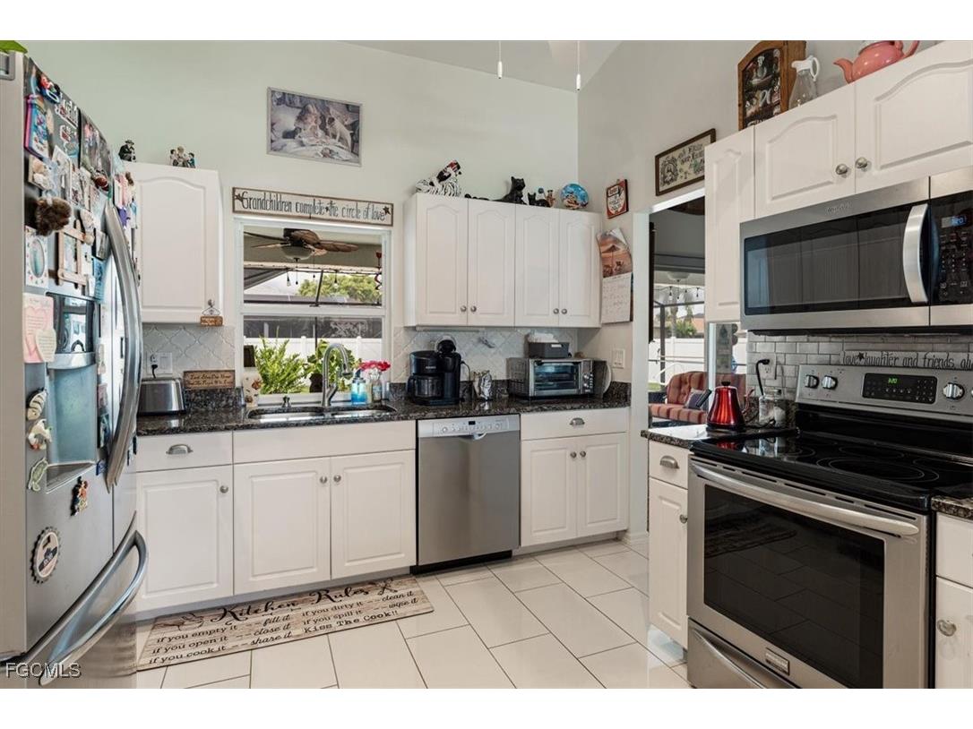 1985 Coral Point Drive Cape Coral FL 33990 2026002521 image8