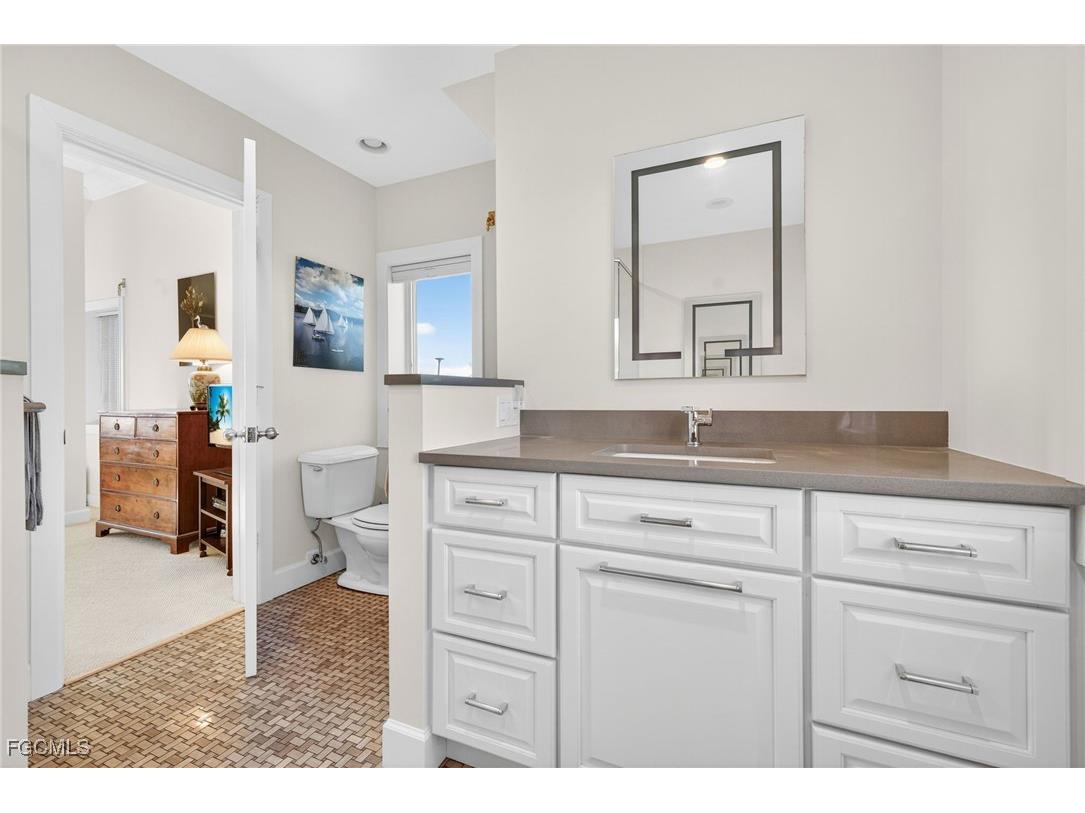 1987 My Tern Court Sanibel FL 33957 2025020448 image24