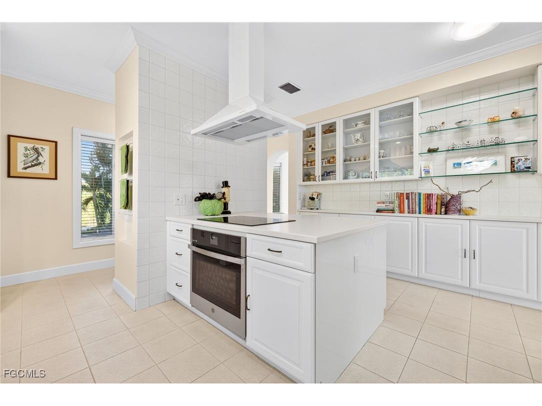 1987 My Tern Court Sanibel FL 33957 2025020448 image4