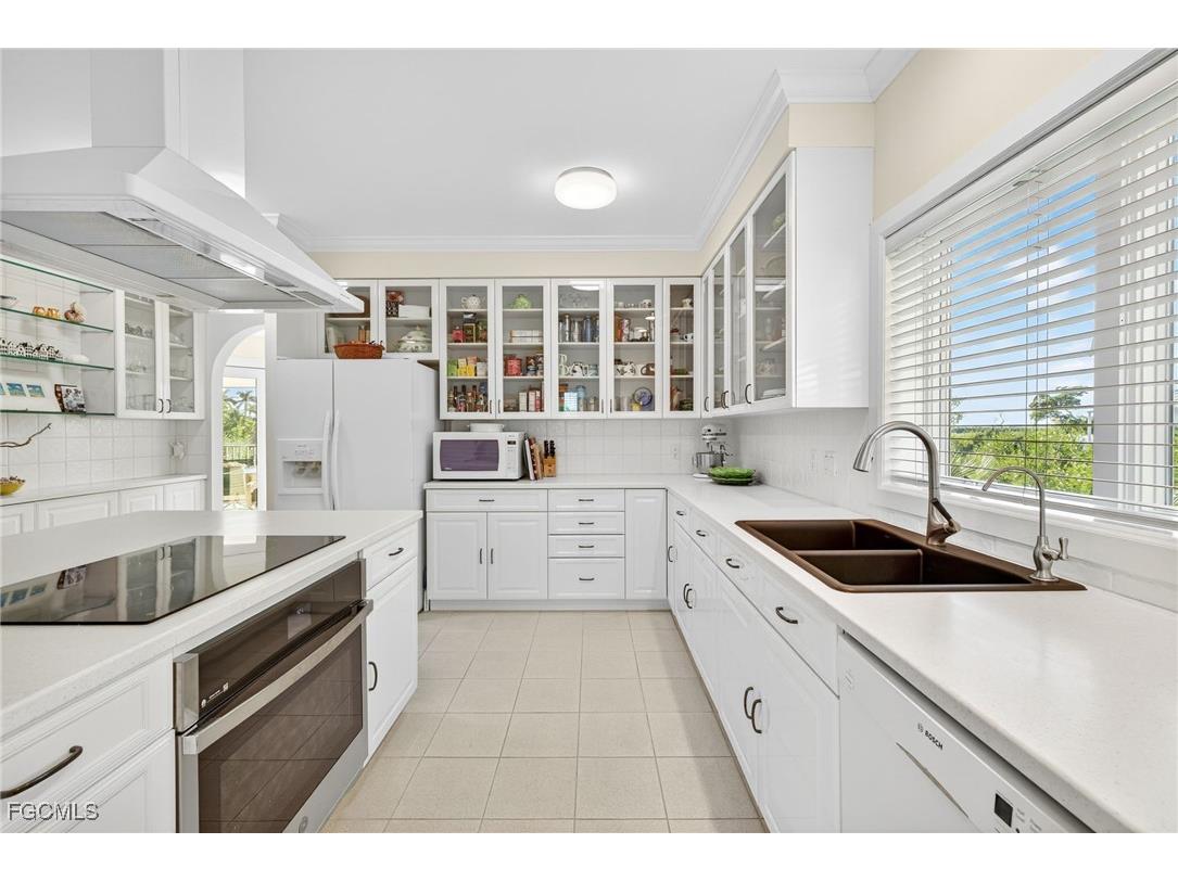 1987 My Tern Court Sanibel FL 33957 2025020448 image7