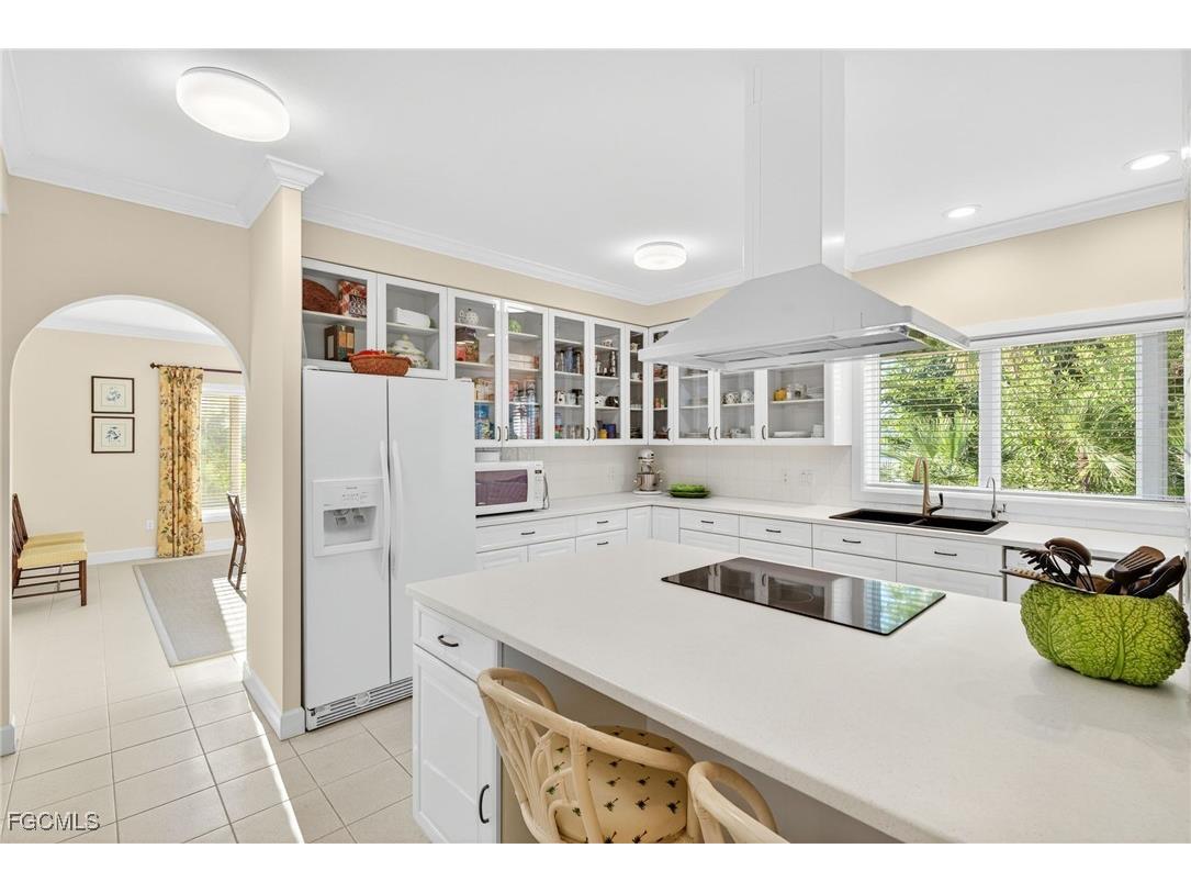 1987 My Tern Court Sanibel FL 33957 2025020448 image9