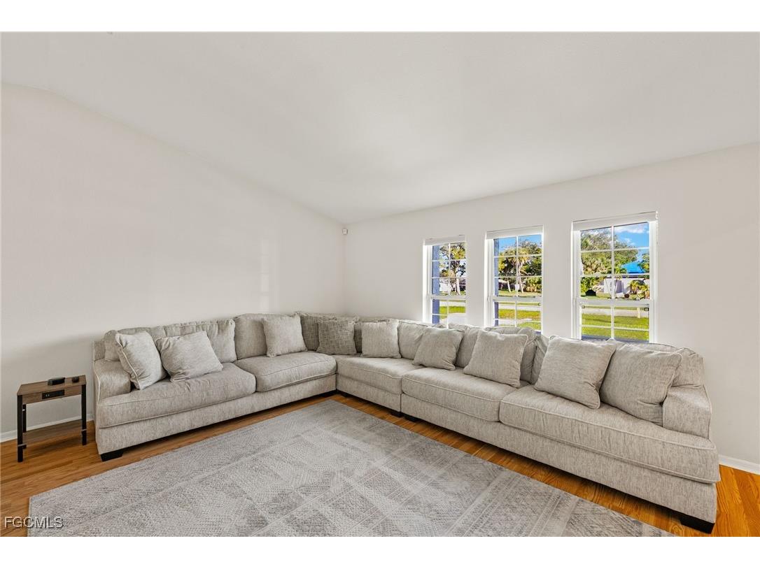 19897 Midway Boulevard Port Charlotte FL 33948 2025018033 image5