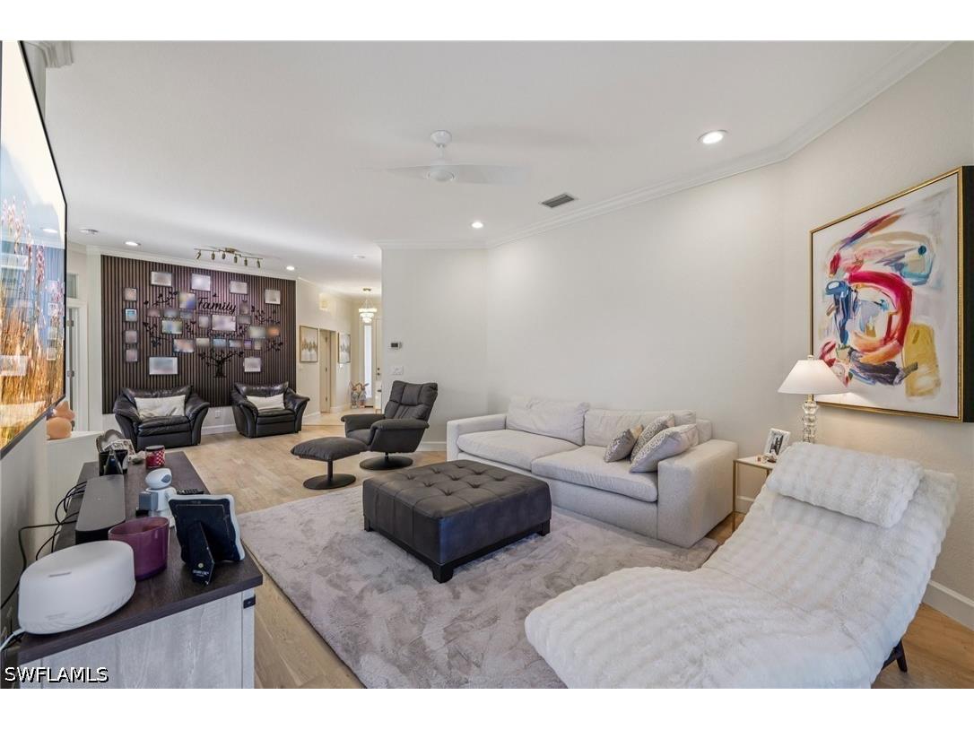 199 Vista Lane Naples FL 34119 226013461 image11