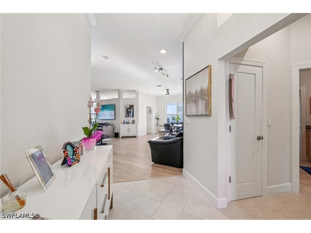 199 Vista Lane Naples FL 34119 226013461 image5