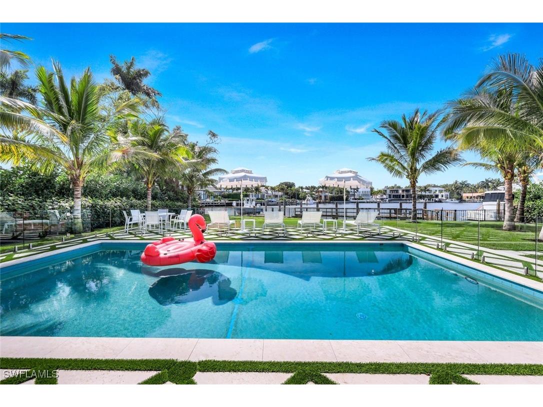 1990 4th Street S Naples FL 34102 224089649 image1