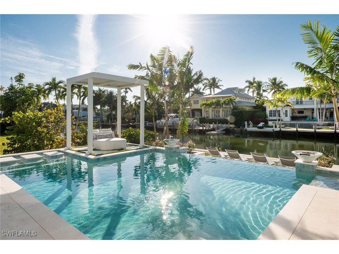 1990 7th Street S Naples FL 34102 225084686 image4