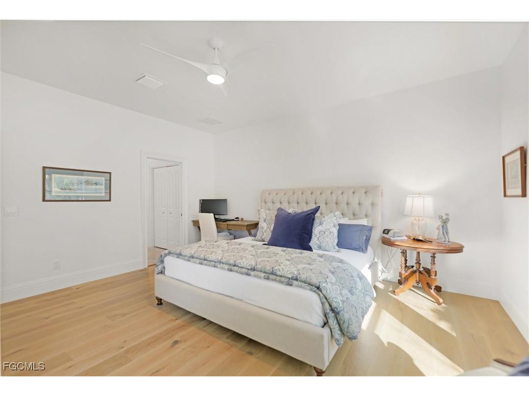 1990 My Tern Court Sanibel FL 33957 2025015594 image18