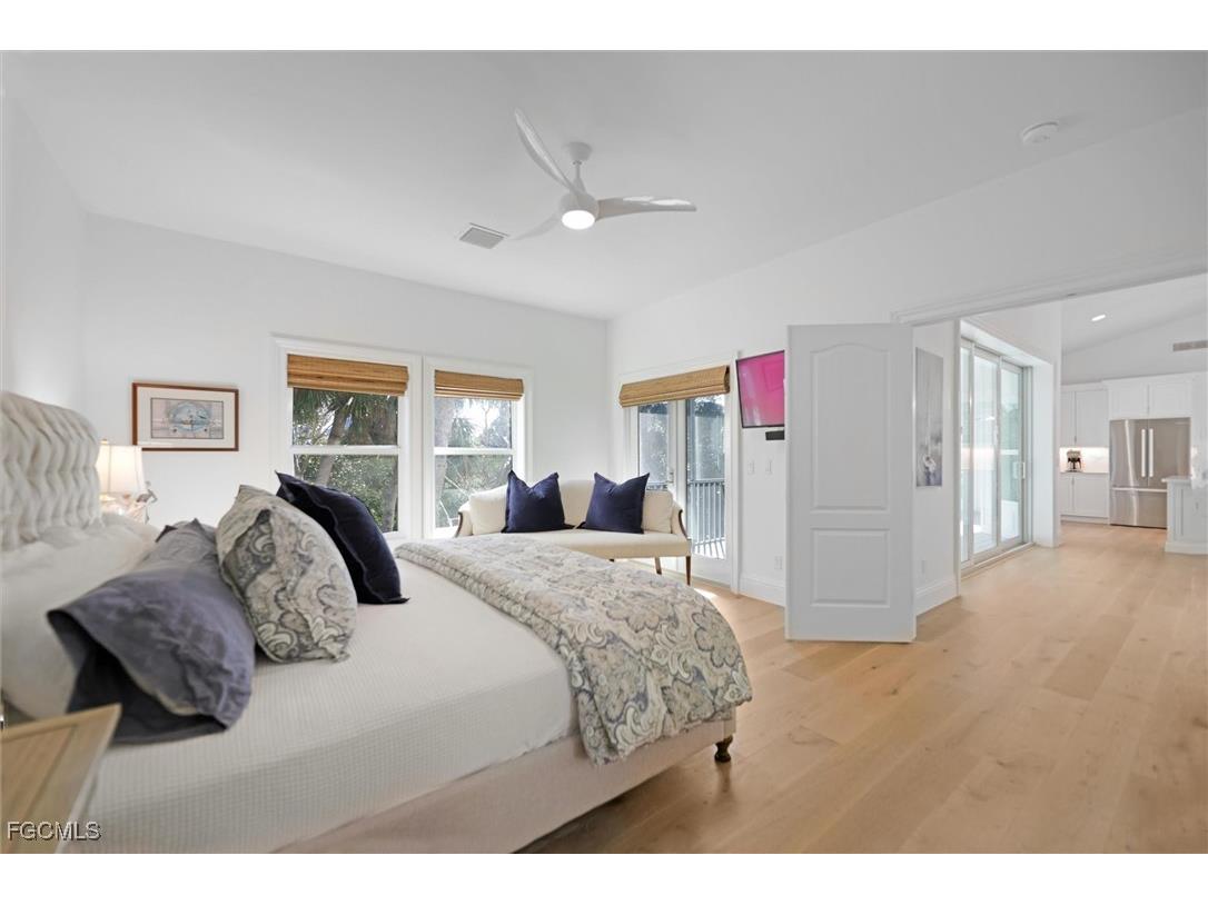 1990 My Tern Court Sanibel FL 33957 2025015594 image19