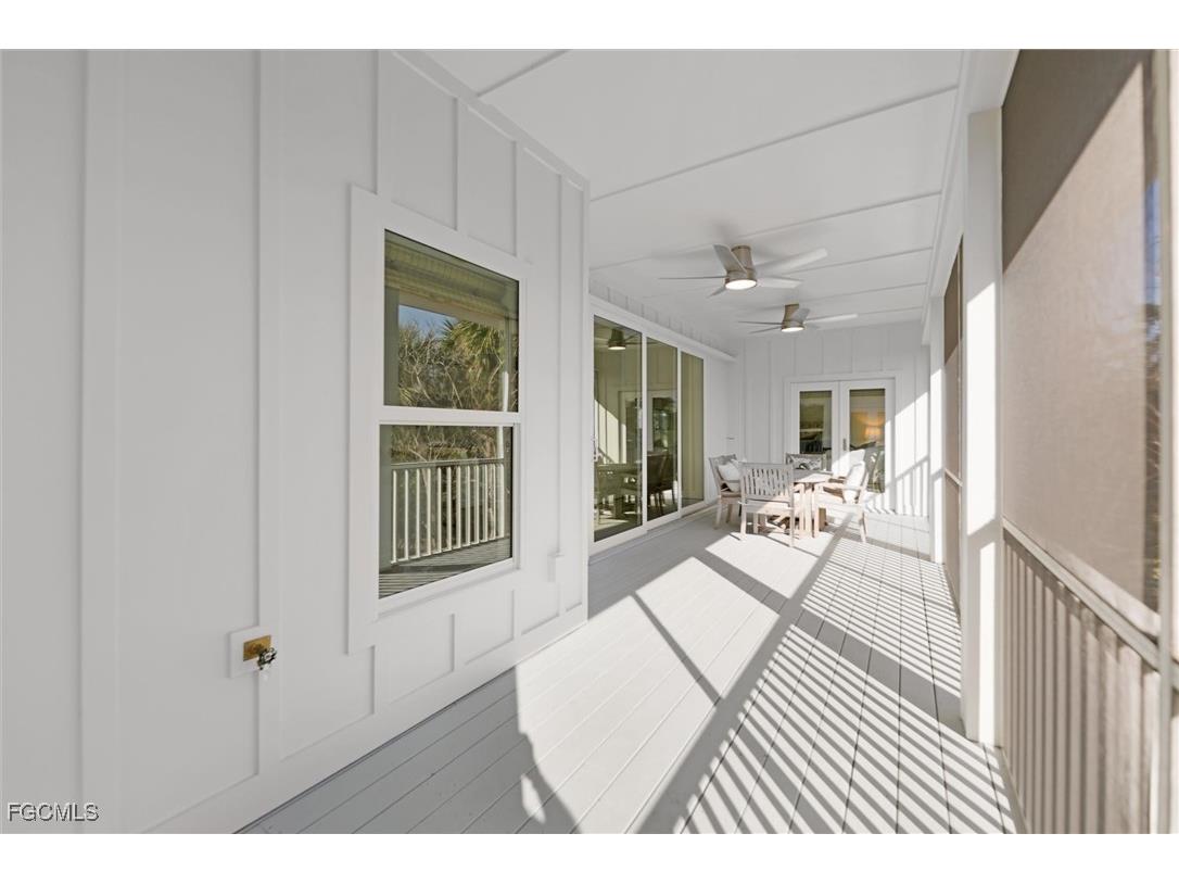 1990 My Tern Court Sanibel FL 33957 2025015594 image23