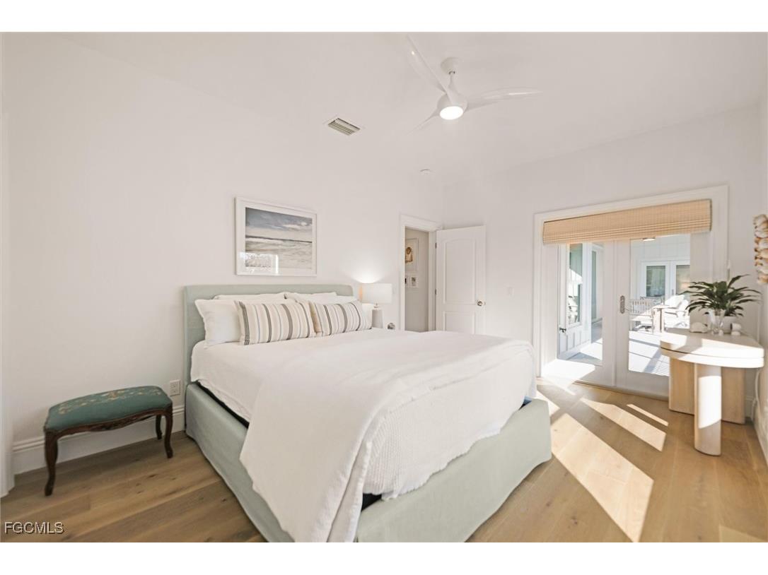 1990 My Tern Court Sanibel FL 33957 2025015594 image25