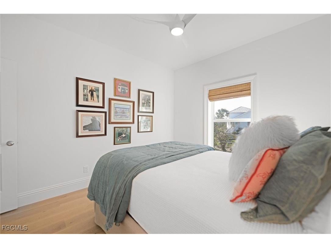 1990 My Tern Court Sanibel FL 33957 2025015594 image26