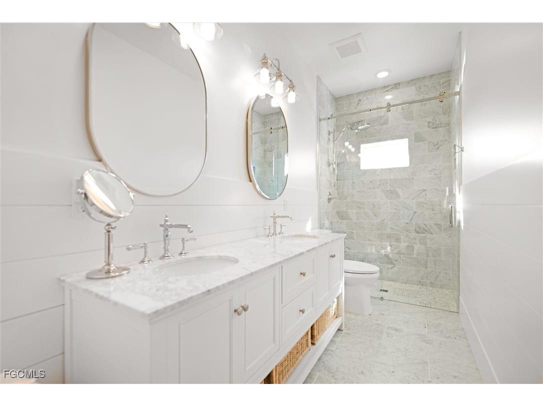 1990 My Tern Court Sanibel FL 33957 2025015594 image28