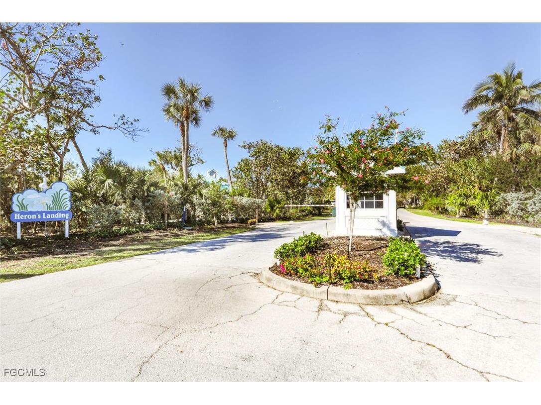 1990 My Tern Court Sanibel FL 33957 2025015594 image46