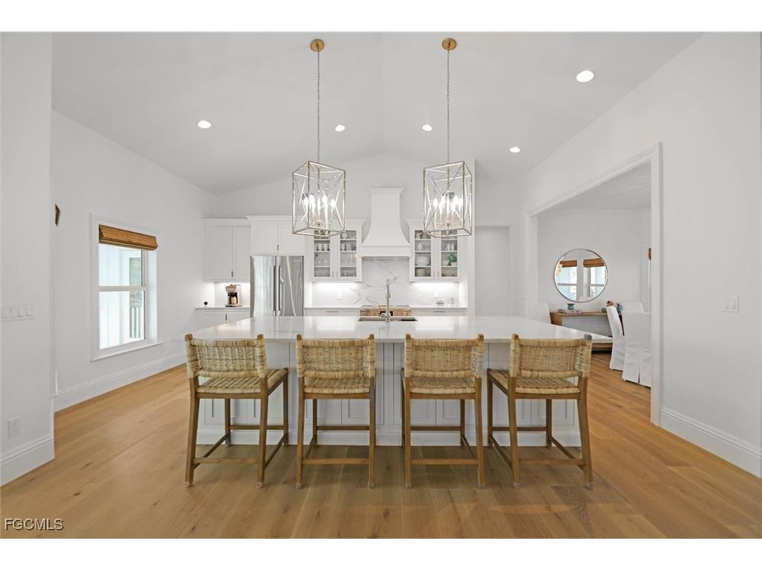 1990 My Tern Court Sanibel FL 33957 2025015594 image7