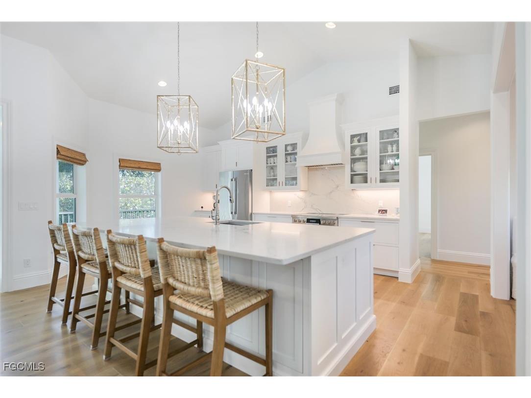 1990 My Tern Court Sanibel FL 33957 2025015594 image9