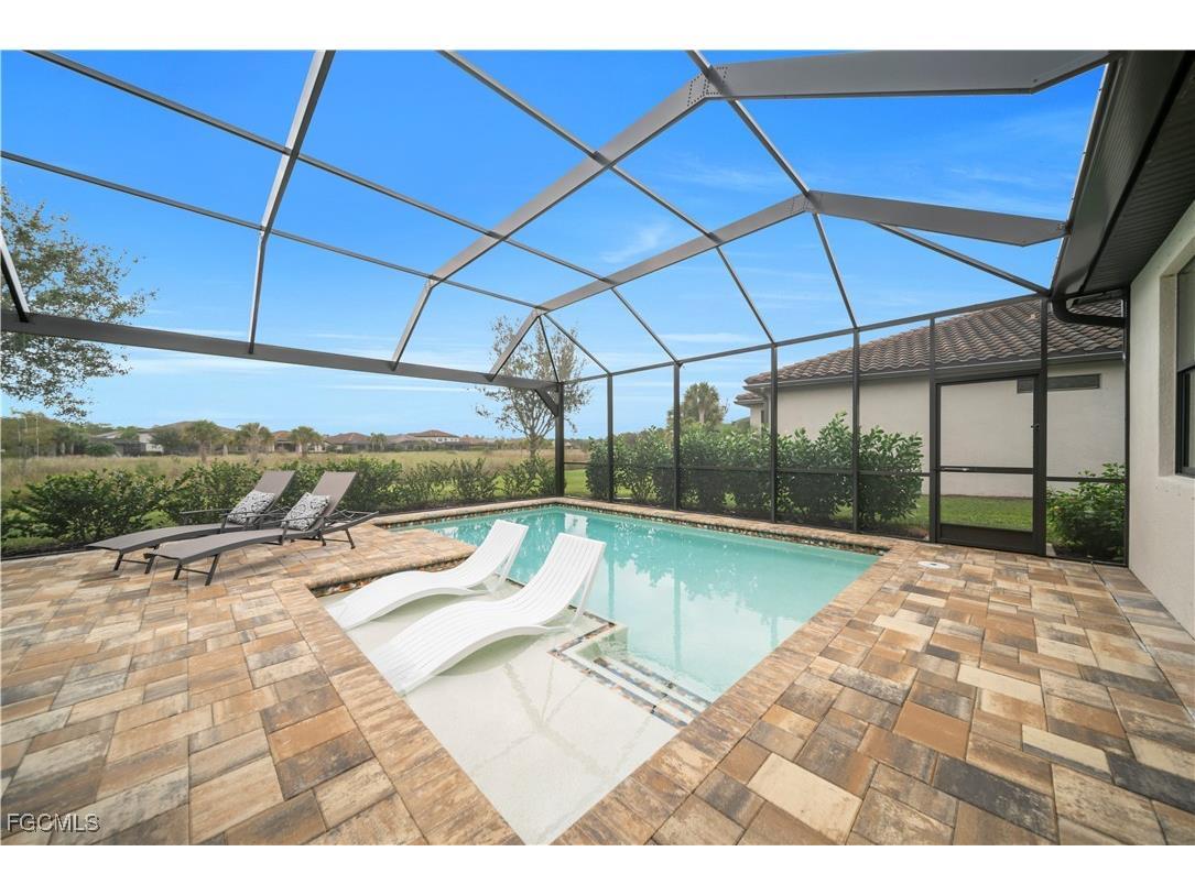 19918 Beverly Park Road Estero FL 33928 2025023569 image1