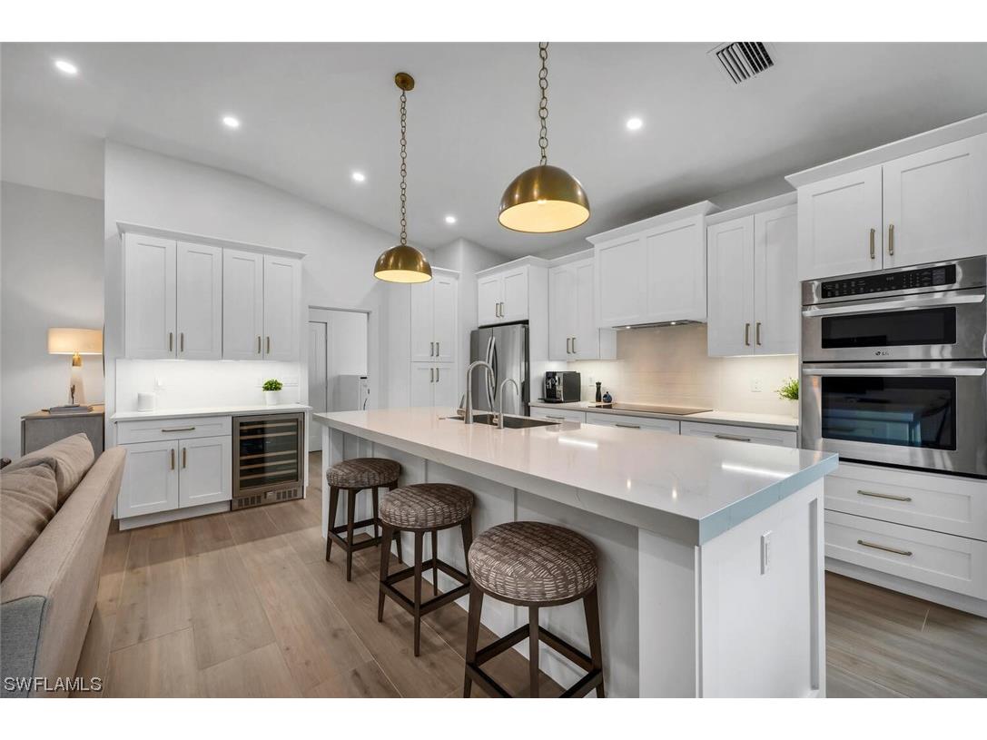 1992 Timarron Way Naples FL 34109 223027981 image1