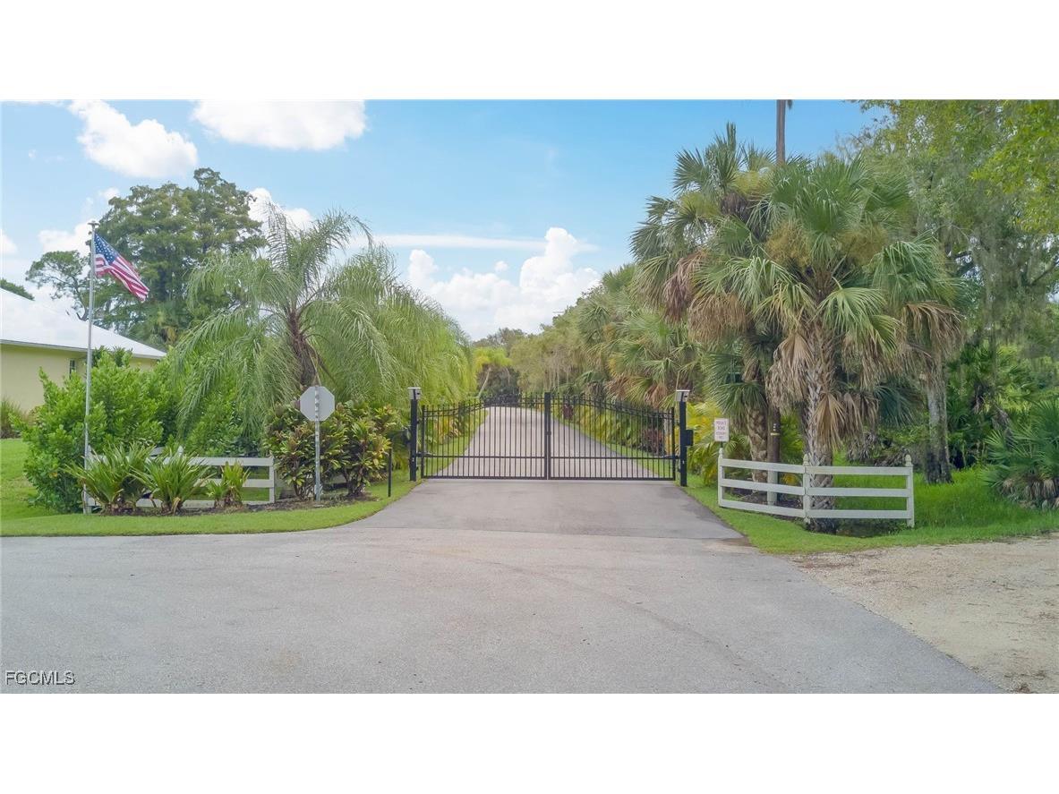 1993 Buford Street Alva FL 33920 2025011639 image2