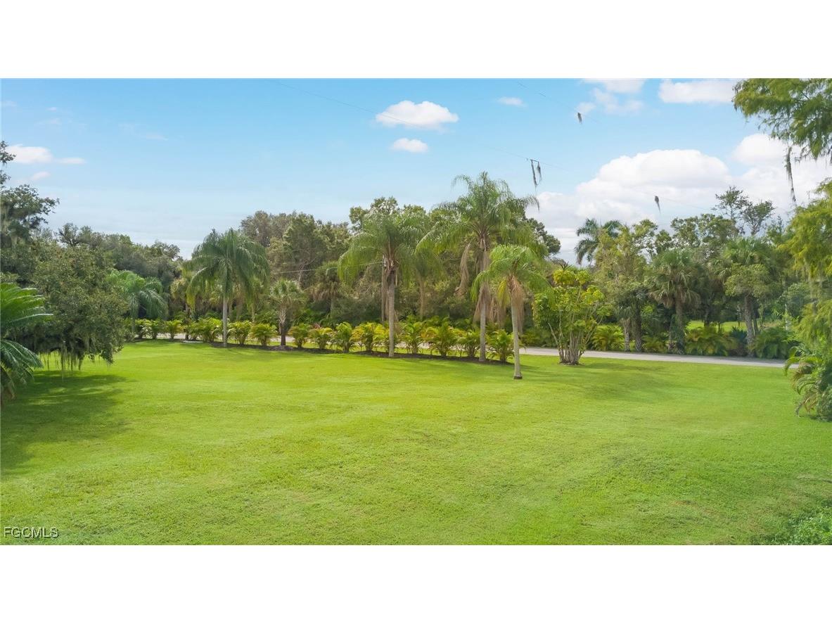 1993 Buford Street Alva FL 33920 2025011639 image4