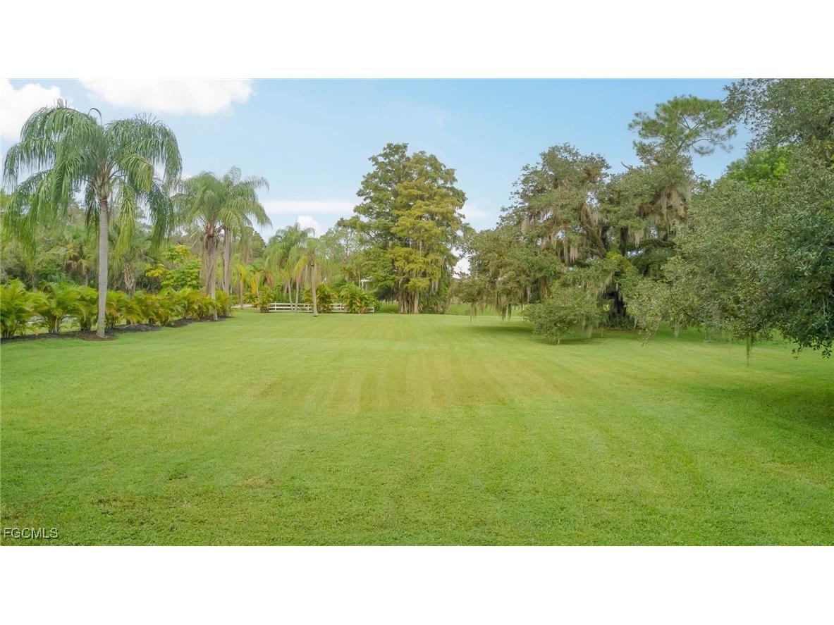 1993 Buford Street Alva FL 33920 2025011639 image8