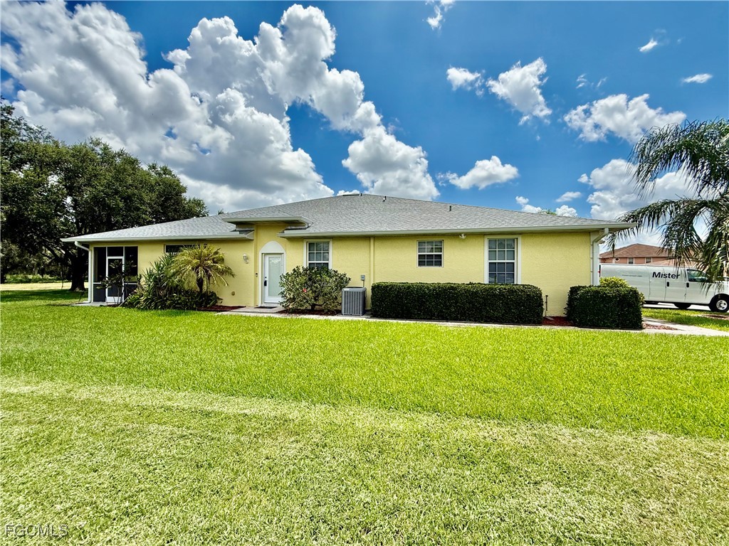 19933 Lake Vista Circle Lehigh Acres FL 33936 2026003040 image1