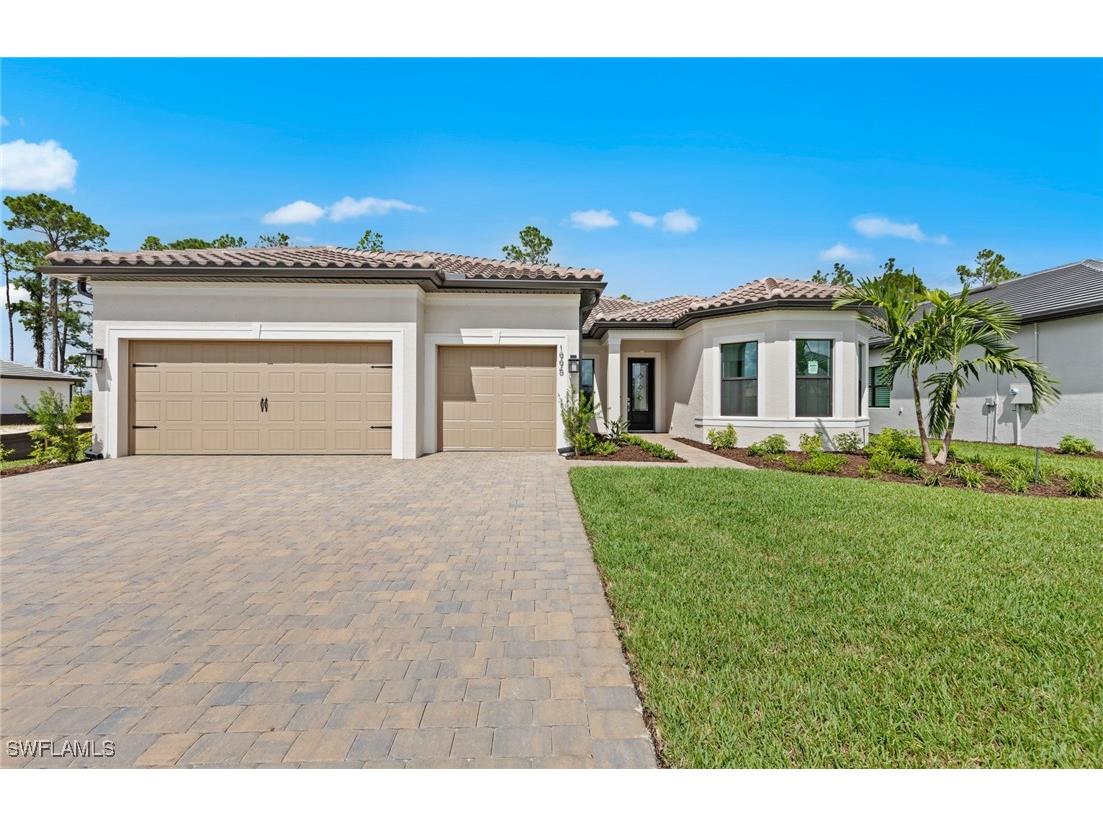 1995 Don Benito Way Naples FL 34120 225072907 image1