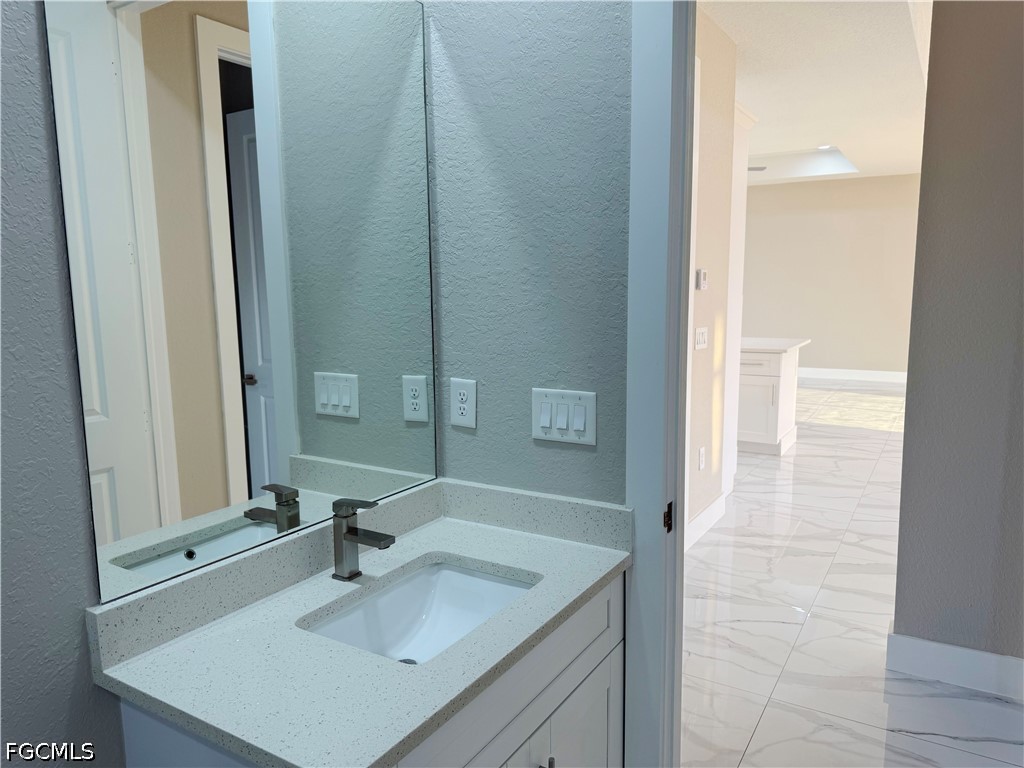 2 NE 3rd Lane Cape Coral FL 33909 2026012790 image32
