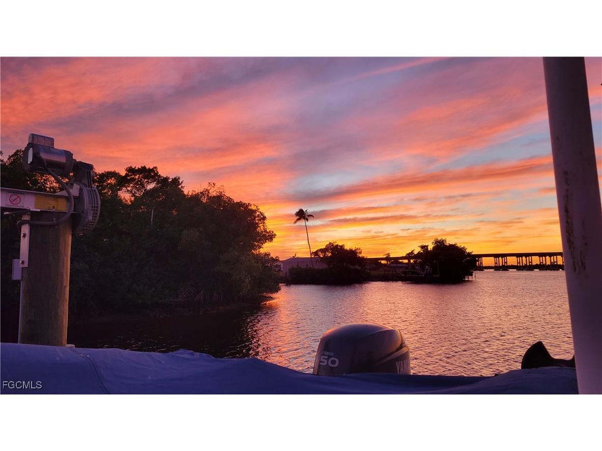20 Channel Lane Fort Myers FL 33905 2025021635 image19