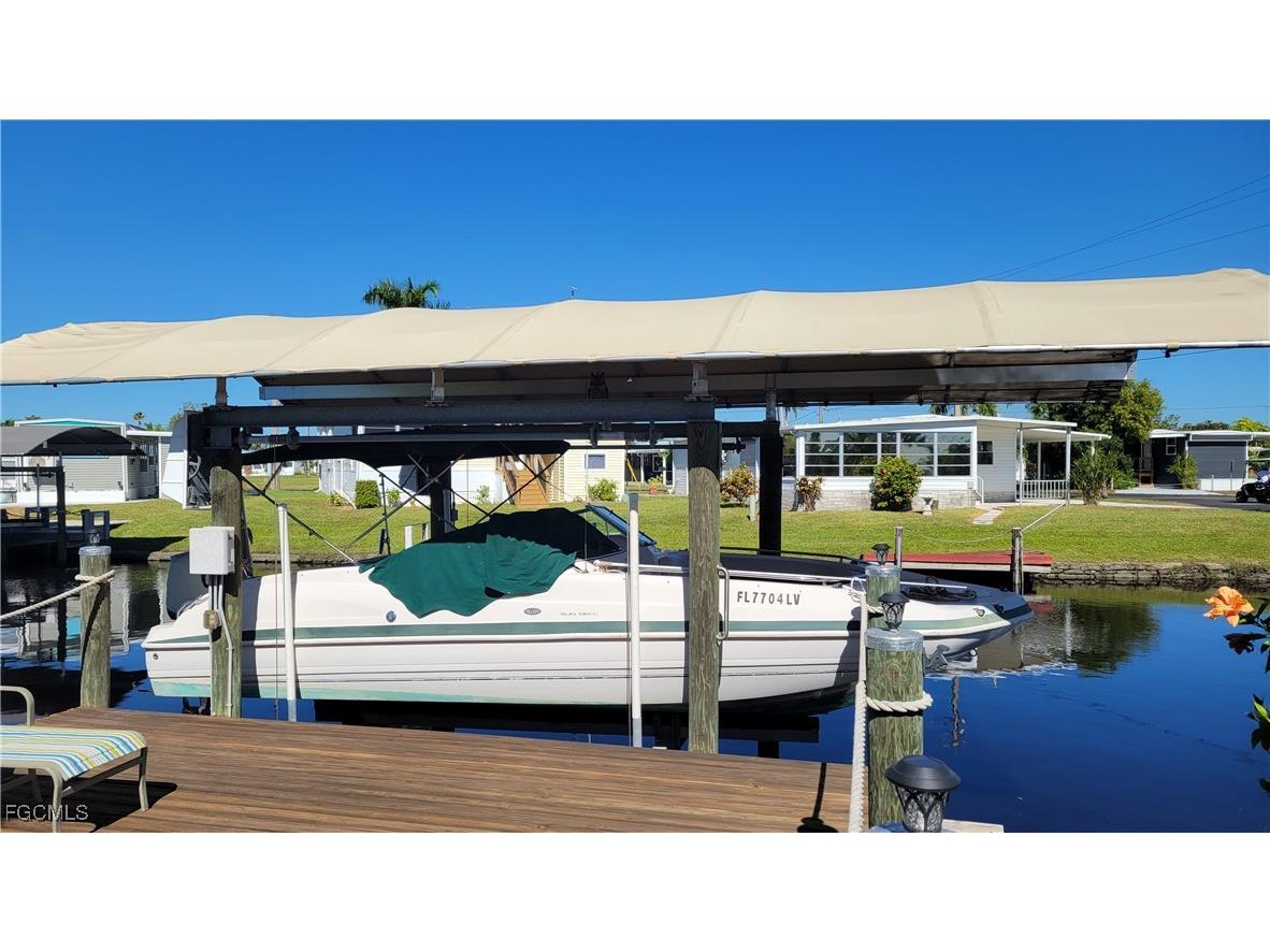 20 Channel Lane Fort Myers FL 33905 2025021635 image5