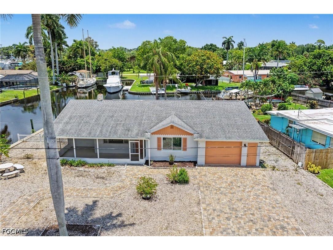 20 Estate Drive North Fort Myers FL 33917 2026025749 image1