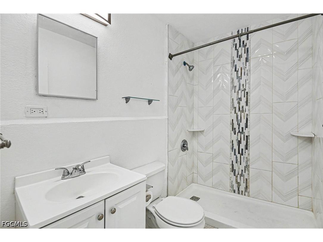 20 Estate Drive North Fort Myers FL 33917 2026025749 image12