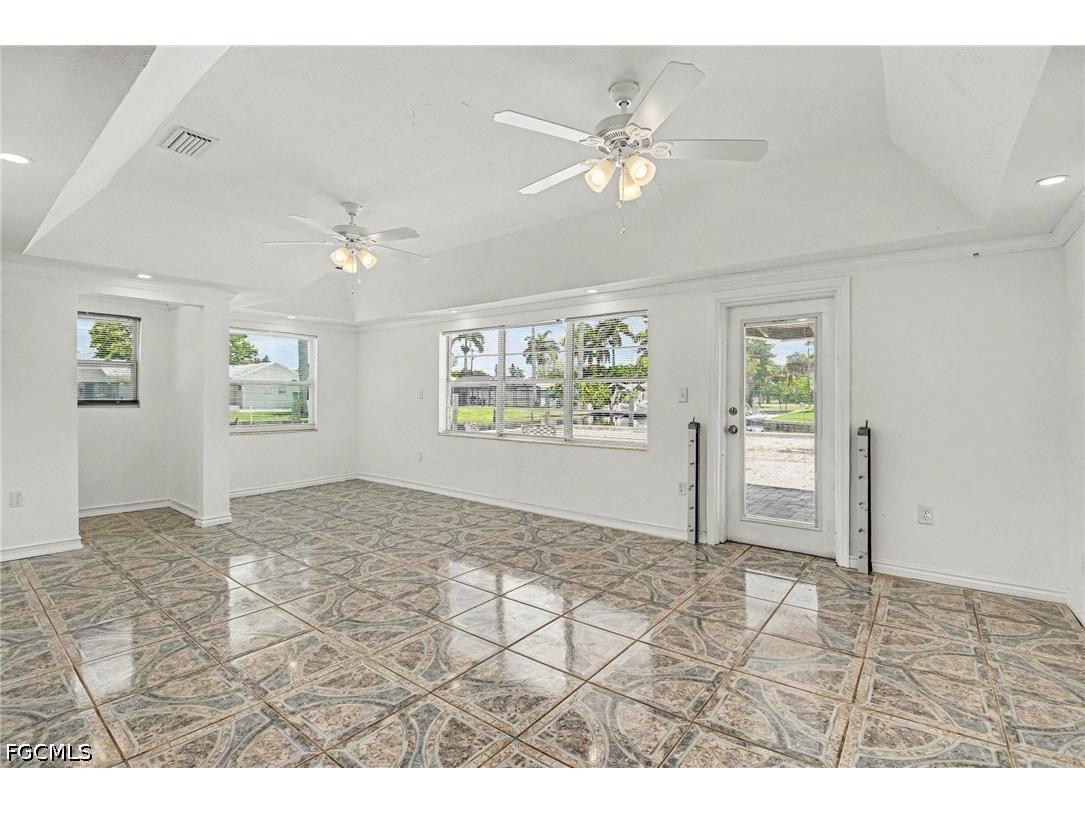 20 Estate Drive North Fort Myers FL 33917 2026025749 image6