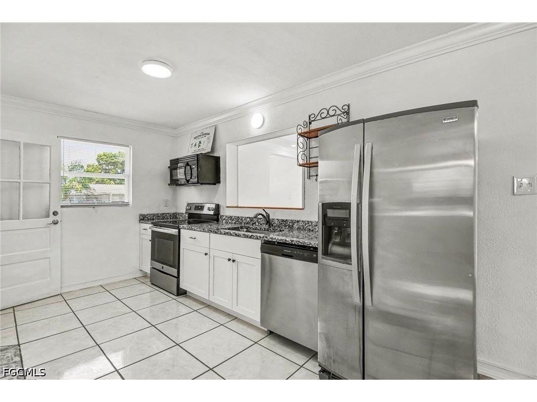 20 Estate Drive North Fort Myers FL 33917 2026025749 image7