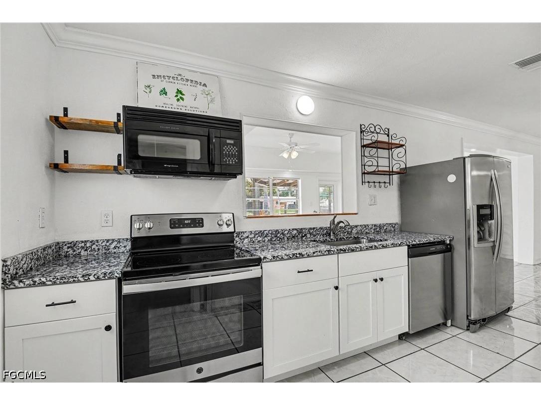 20 Estate Drive North Fort Myers FL 33917 2026025749 image8