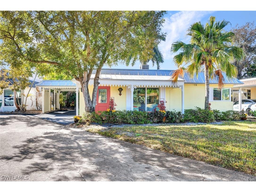 20 Kings Road #A18 Naples FL 34112 226001846 image1