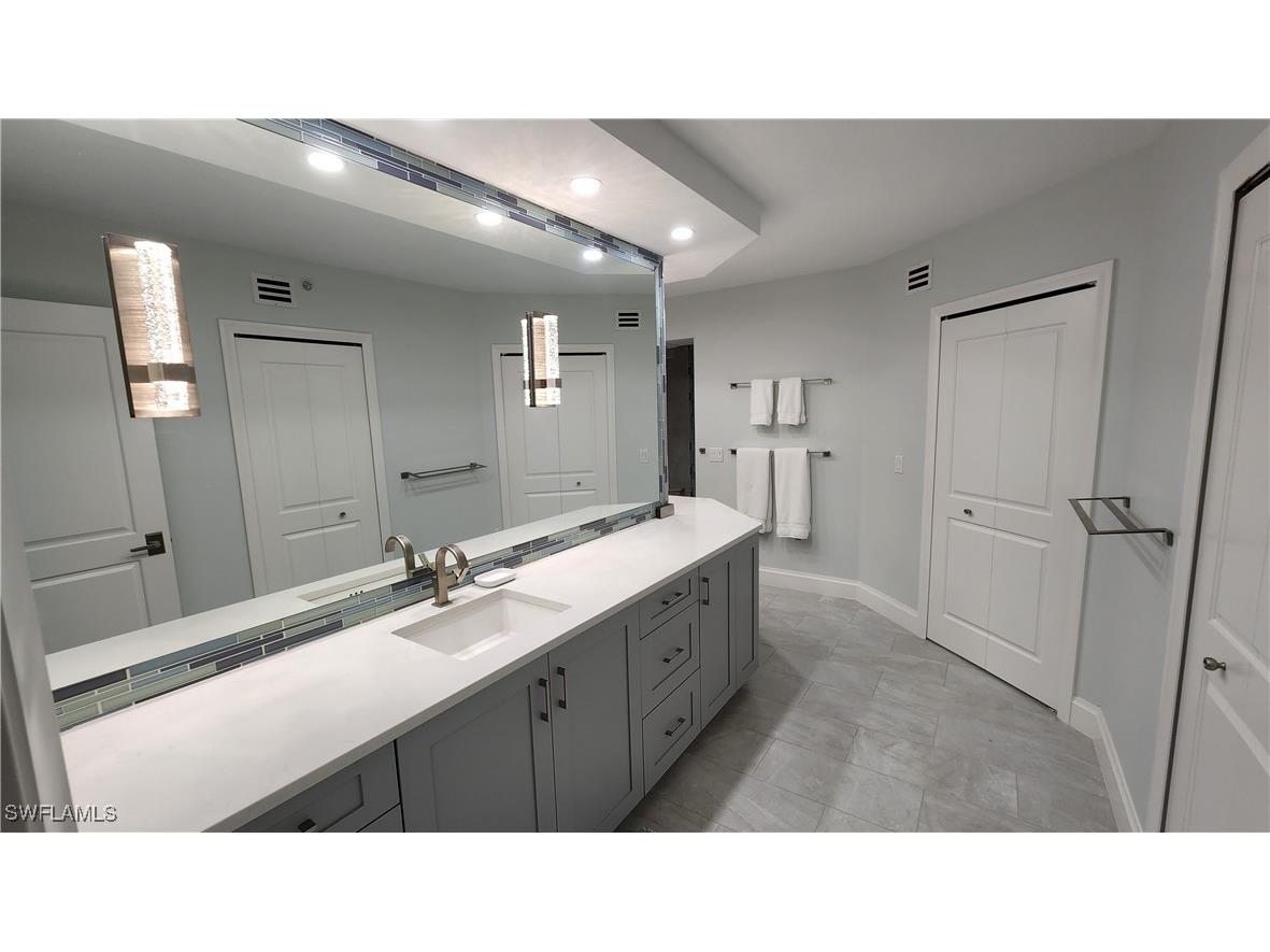 20 Seagate Drive #301 Naples FL 34103 225064414 image13