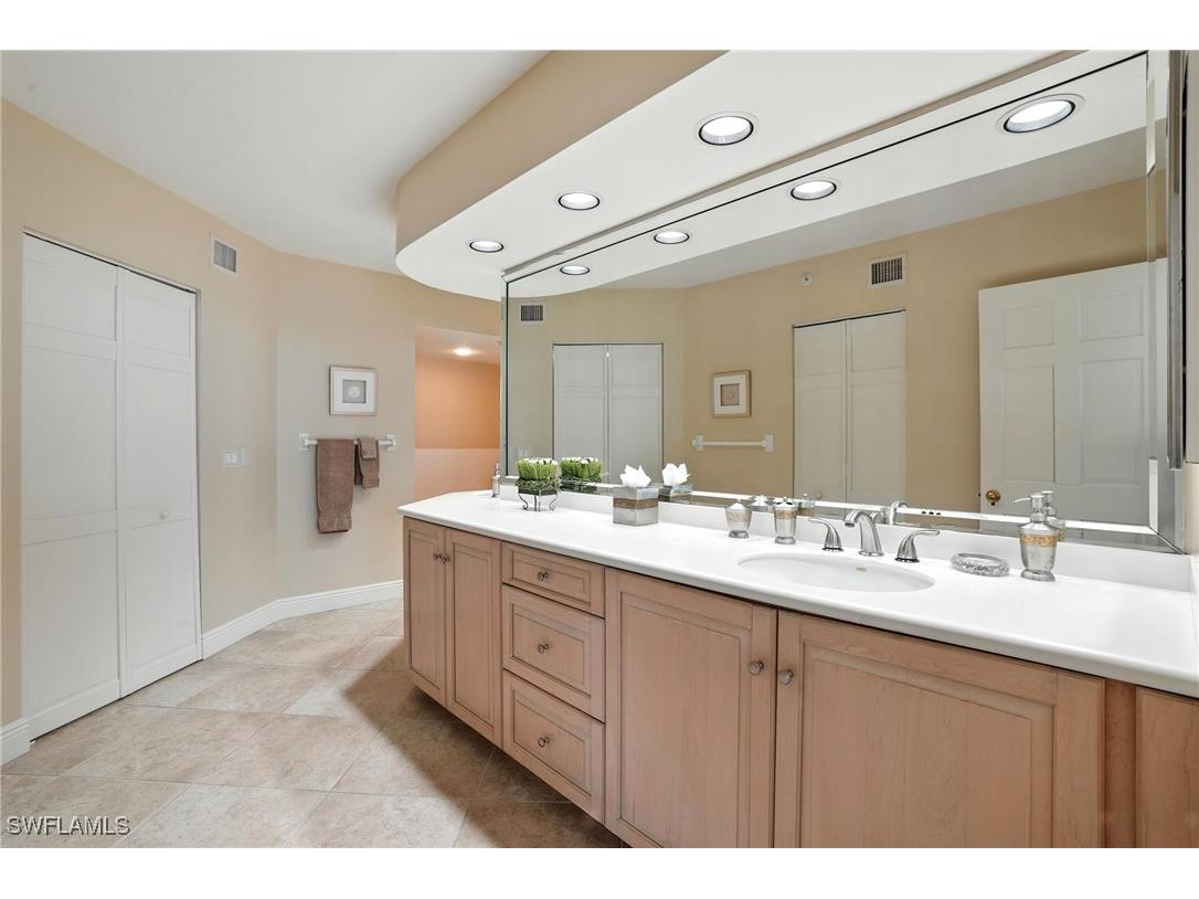 20 Seagate Drive #803 Naples FL 34103 225065300 image25